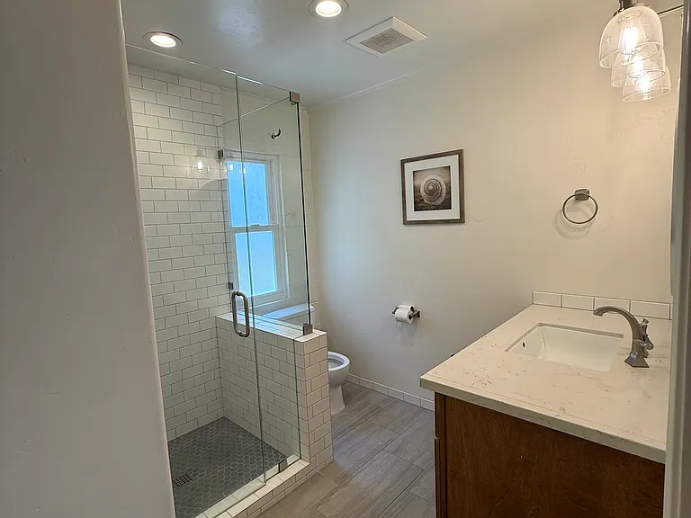 324 E Carrillo St #B — Photo 11
