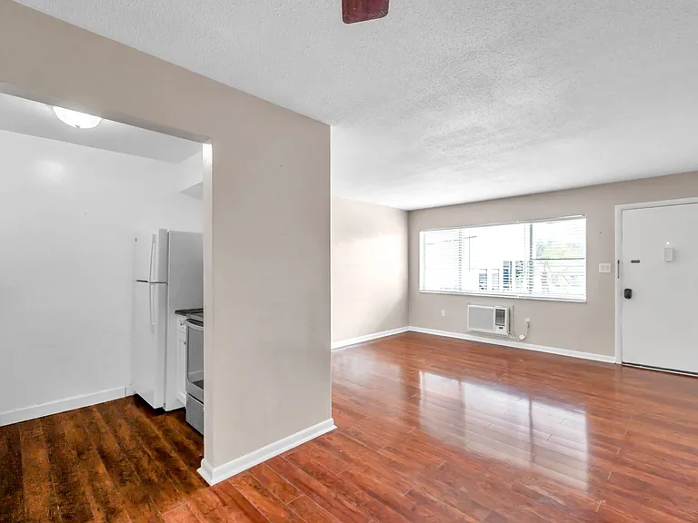 2366 Shelley St #12 — Photo 15