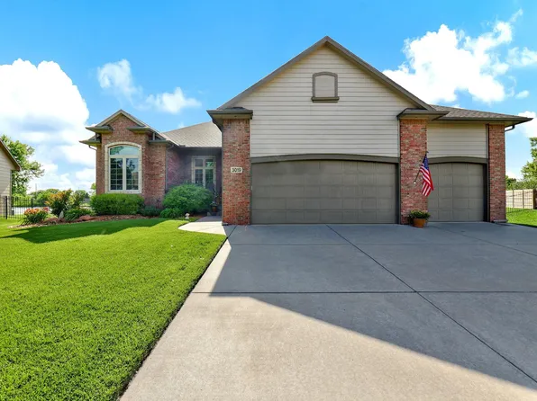 3019 N Red Fox Cir, Wichita, KS 67205