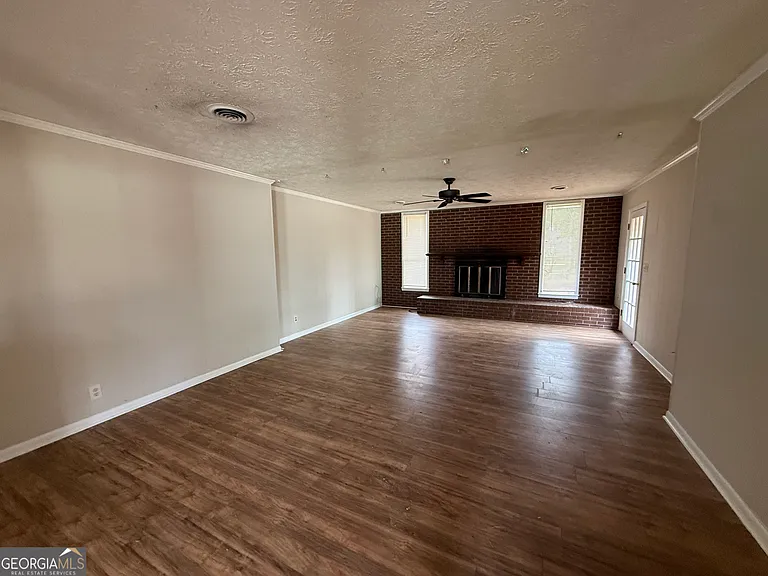 602 Hillcrest Dr — Photo 16