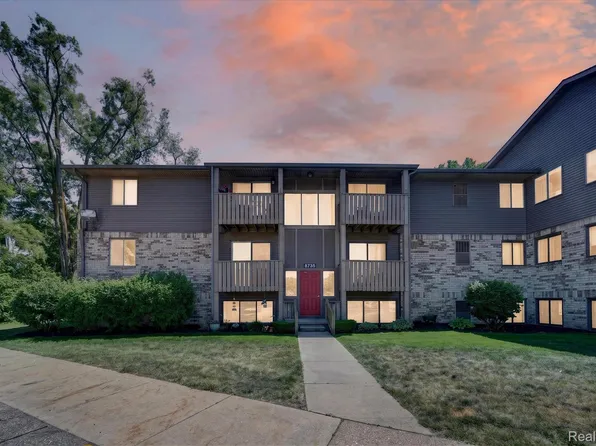 8735 Green Willow St APT 1, Brighton, MI 48116