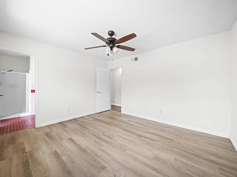 7608 Hyssop Dr — Photo 29