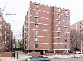 1582 Massachusetts Ave #4F, Cambridge, MA 02138