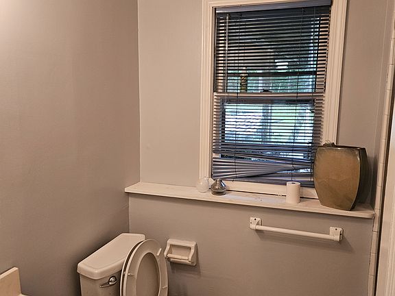 3rd image of 273 Orchard Dr