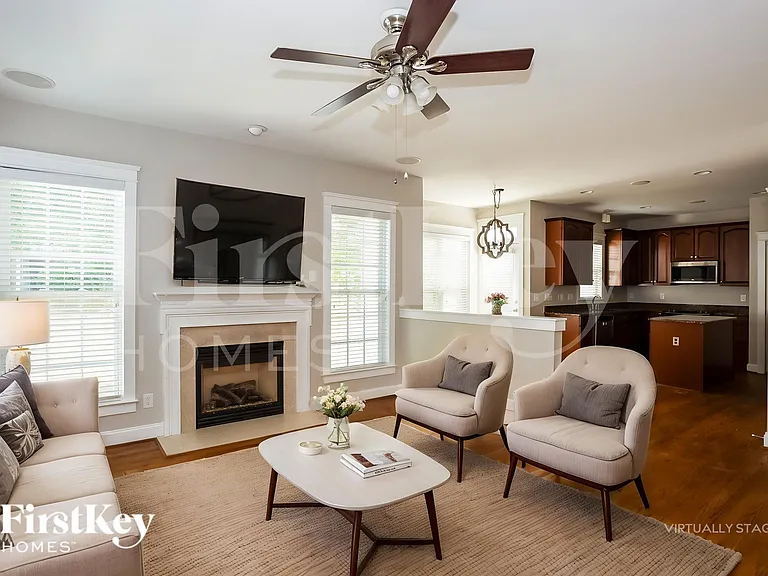 125 E Fenway Ave — Photo 4