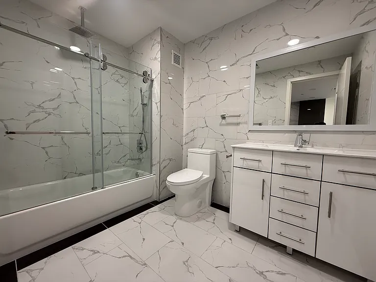 4904 Spruce St #218 — Photo 8