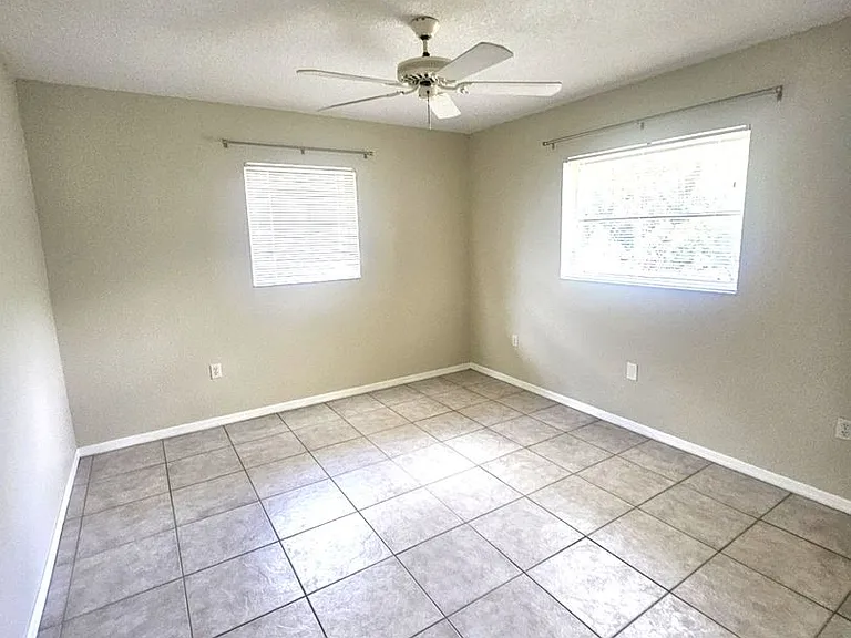 23123 Glen Ave — Photo 15