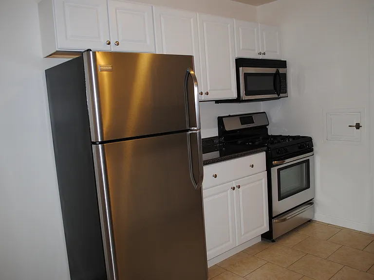 2860 Observatory — Photo 15