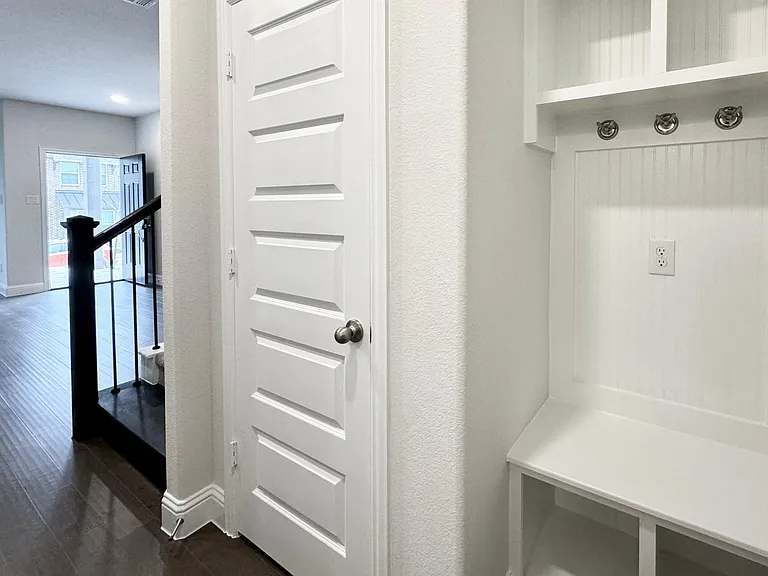 7837 Bayside Dr — Photo 24