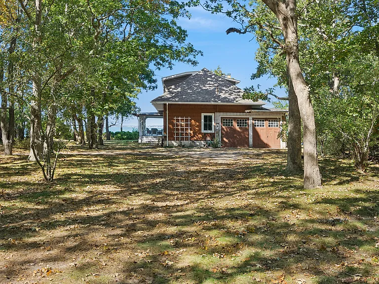 139 Edgemere Dr — Photo 29