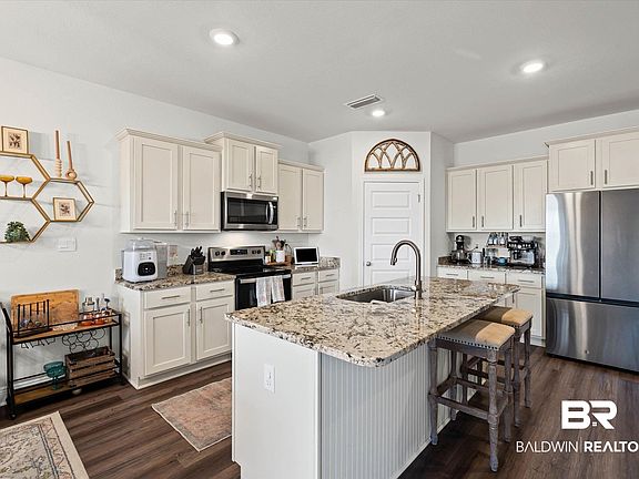 5th image of 13424 Shoshoney Cir