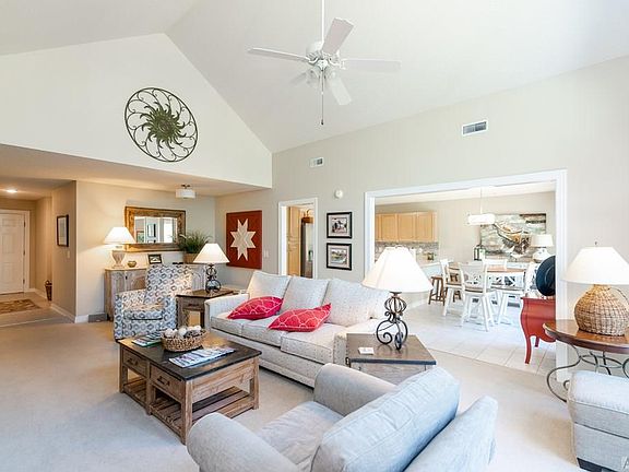 3rd image of 414 Albemarle Blvd #17