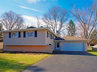 3S204 Sequoia Dr, Glen Ellyn, IL