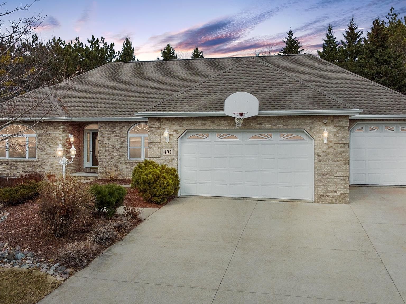 403 N Pine Grove Ln, Hortonville, WI 54944 Zillow