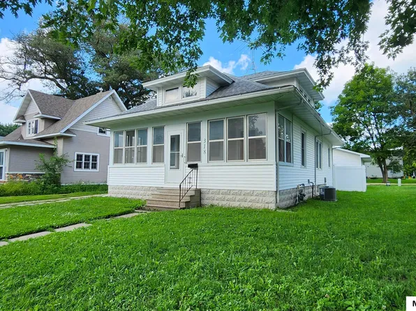 318 E Walnut St, Manly, IA 50456