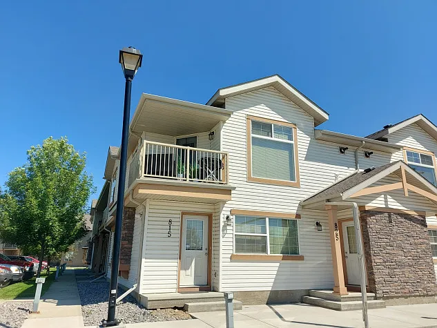 31 Jamieson Ave — Photo 1