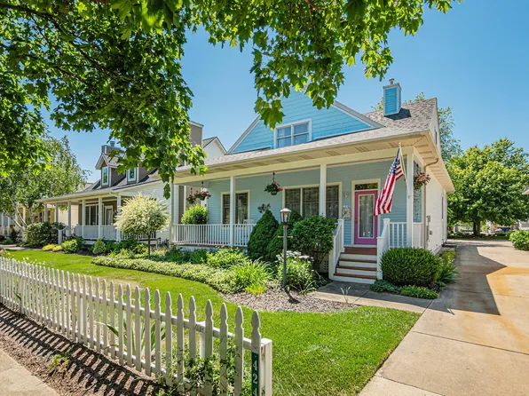 424 Summer Grove Dr, Douglas, MI 49406