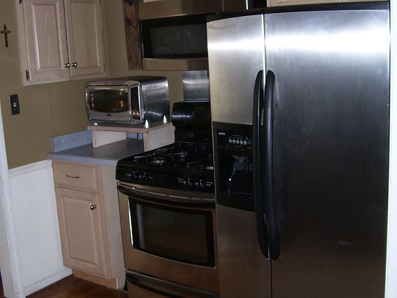 4th image of 4222 Tonawanda Ave