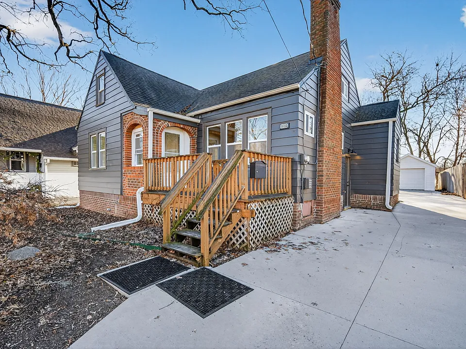 1618 Beaver Ave