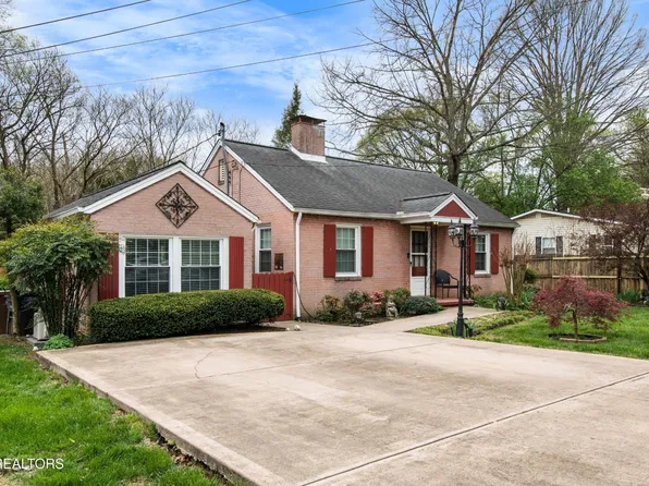 2820 Arbor Pl, Knoxville, TN 37917