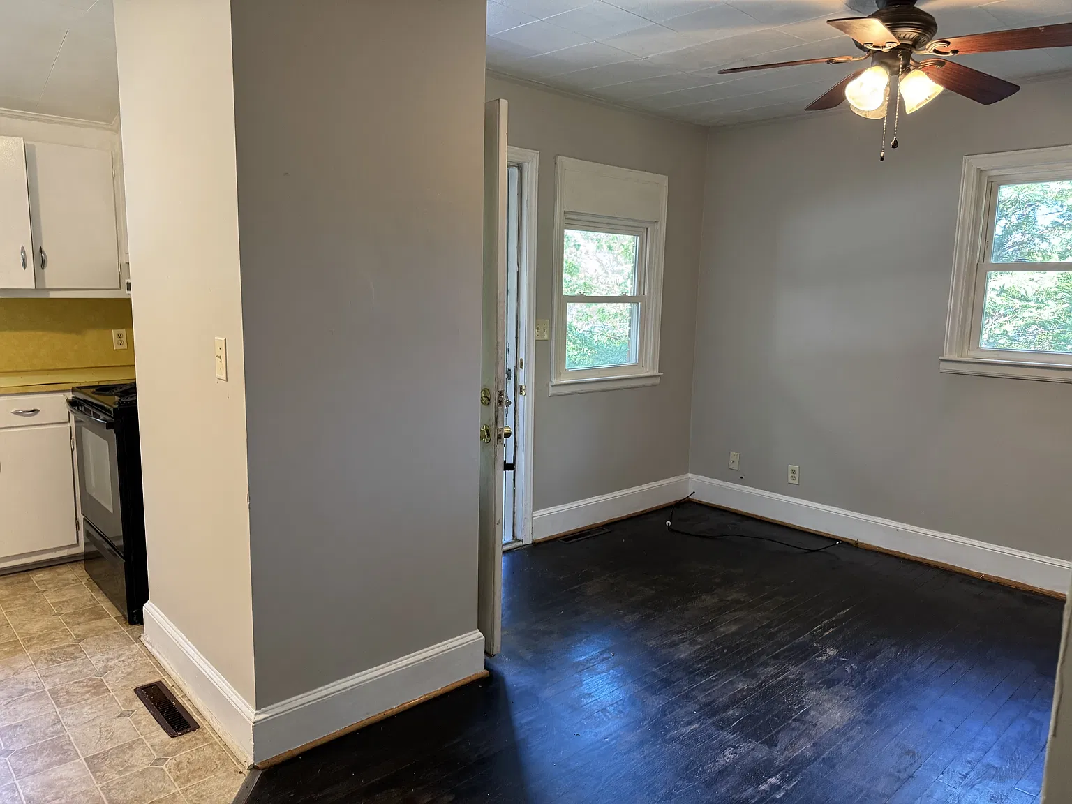 522 Pine Ave - PA522 — Photo 2