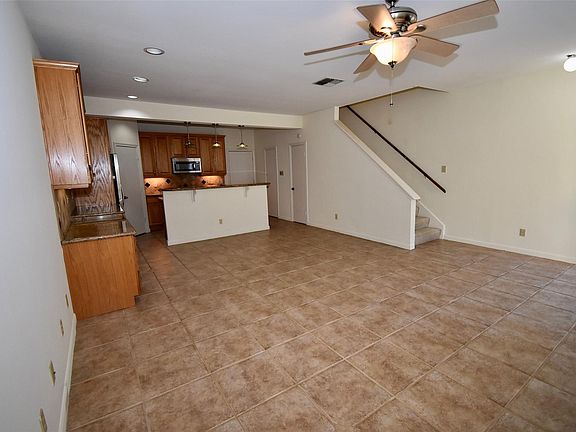 4th image of 3170 Holly Hall St