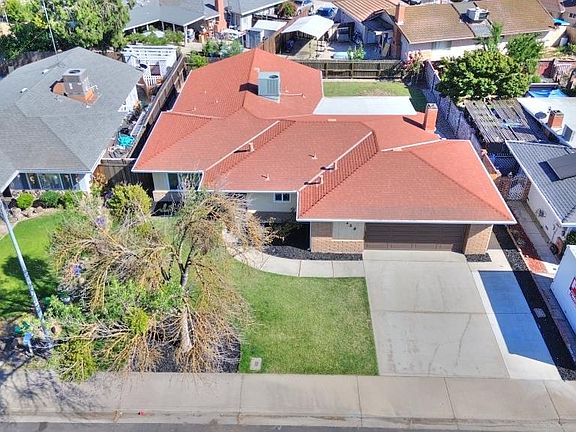 2nd image of 2328 Northridge Dr