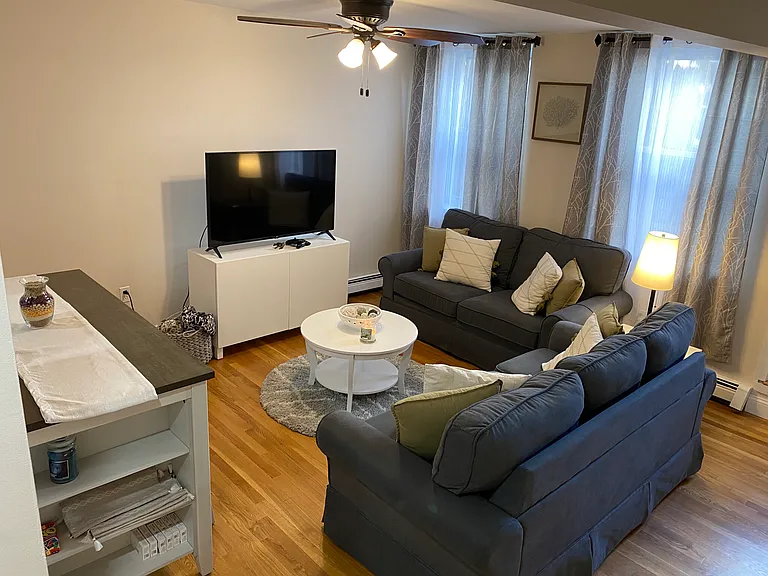 470 E 3rd St #1 — Photo 4