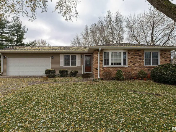 5 Hillside Ct, Park View, IA 52748