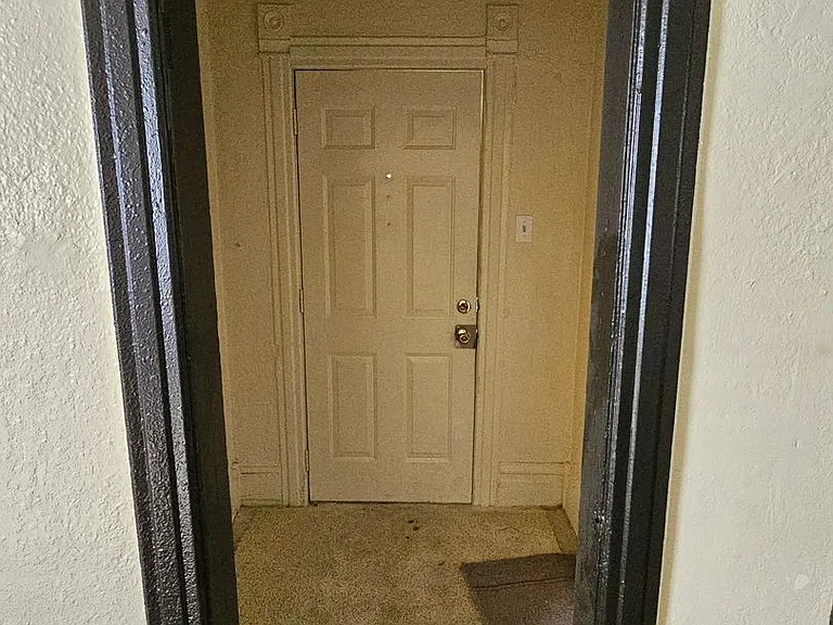 819 E Whitmer St — Photo 3