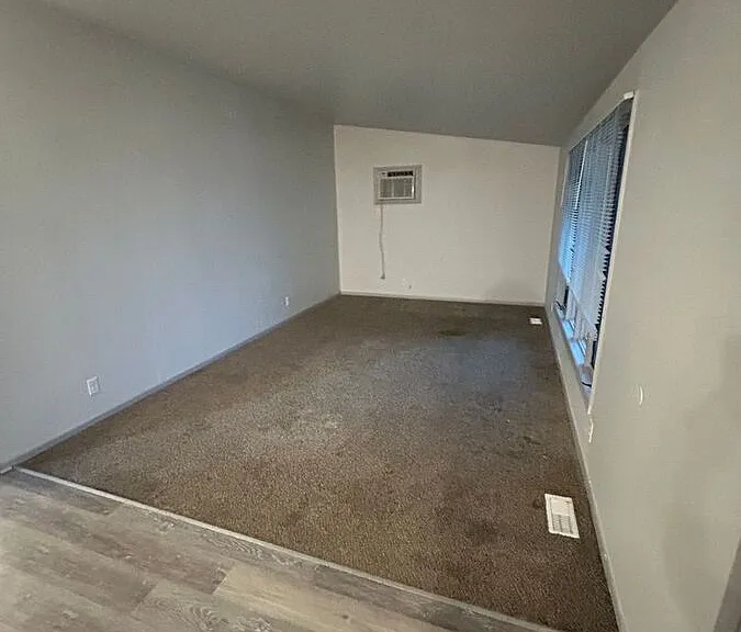 2606 SE 8th Ct — Photo 1