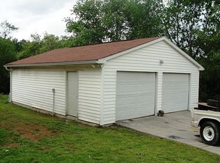 223 Calhoun Ave, Calhoun, GA 30701