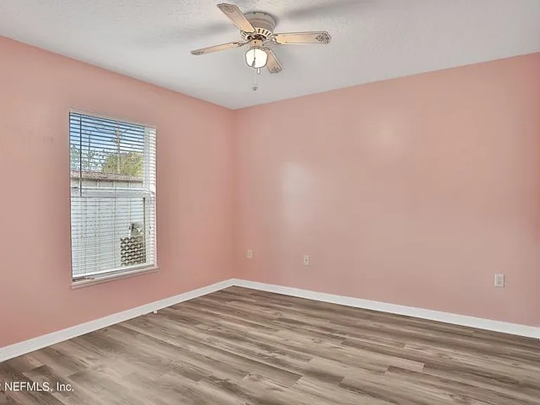 11 Wheatfield Dr — Photo 27
