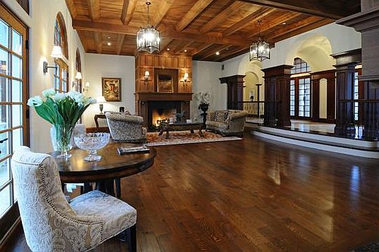 Panoramic views of 3 golf courses