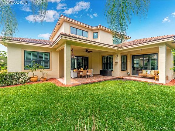 4th image of 2355 NW Diamond Creek Way