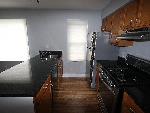 3rd image of 950 Highland St