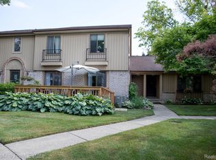 41565 Bedford Dr, Canton, MI 48187