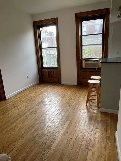 1st image of 17 W 108th St #107