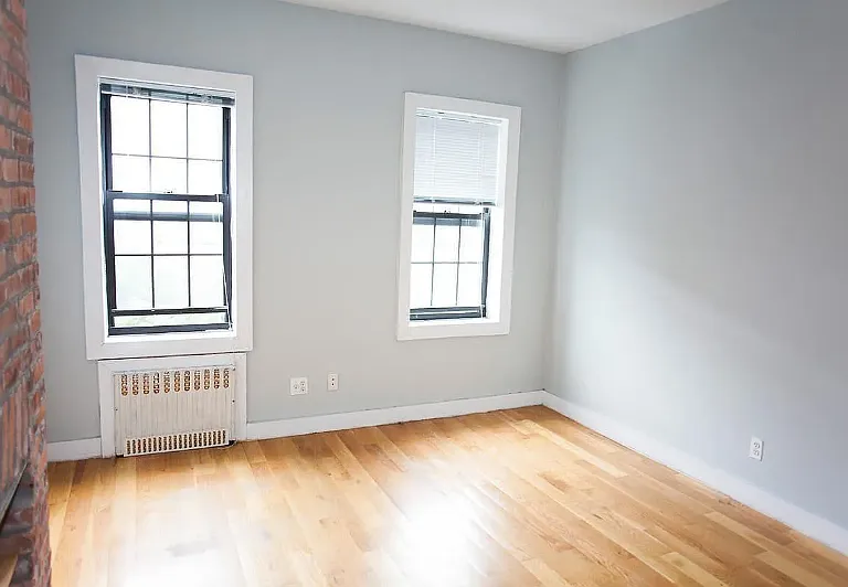 325 Melrose St #1L — Photo 3