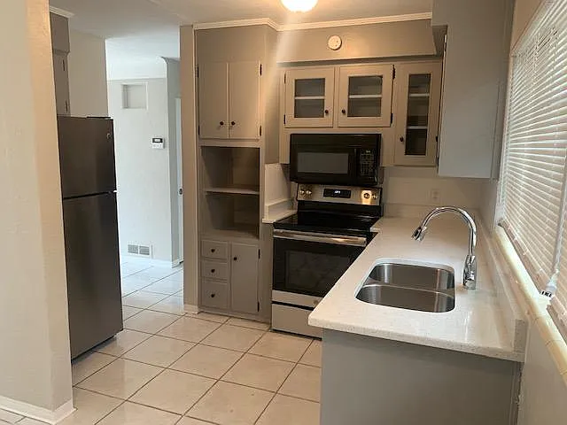 6400 Dr Martin Luther King Jr St S — Photo 7