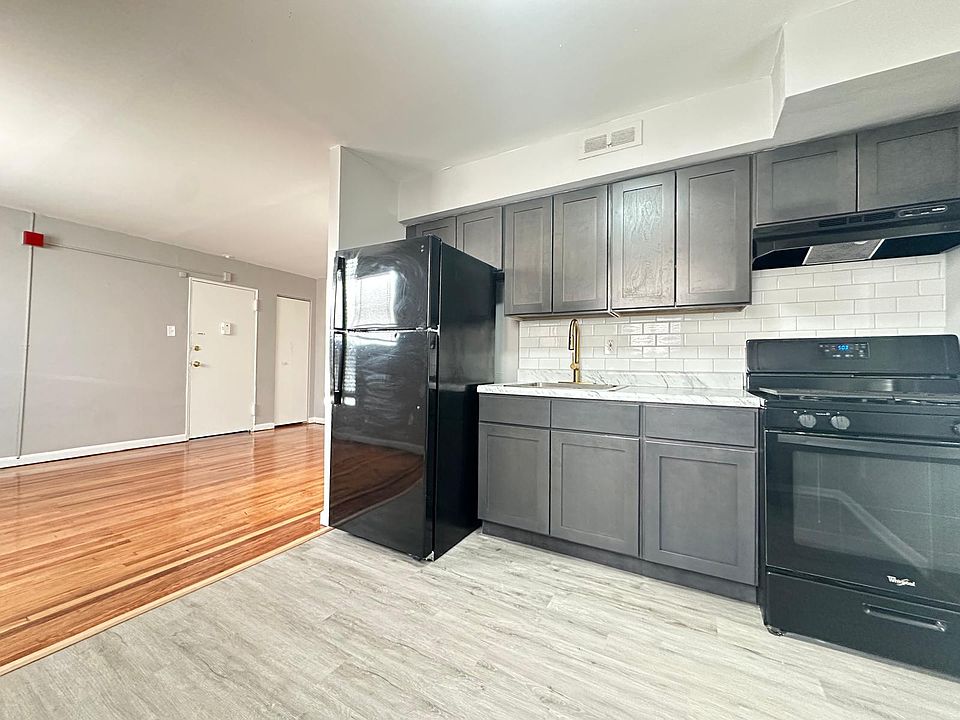 1st image of 7110 Oxford Ave #45
