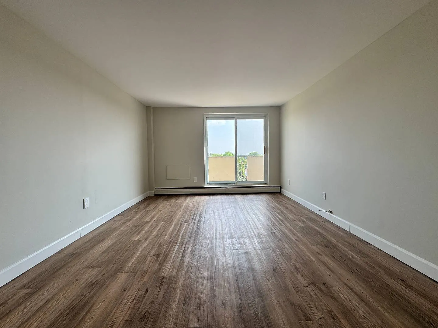 1 bedroom - 455 Sandys St Chatham ON N7L 4H2 — Photo 3
