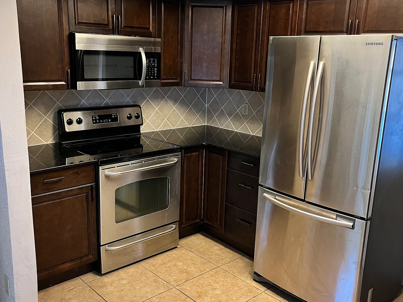 3 bed, 1168 sqft, $1,450 — Photo 4