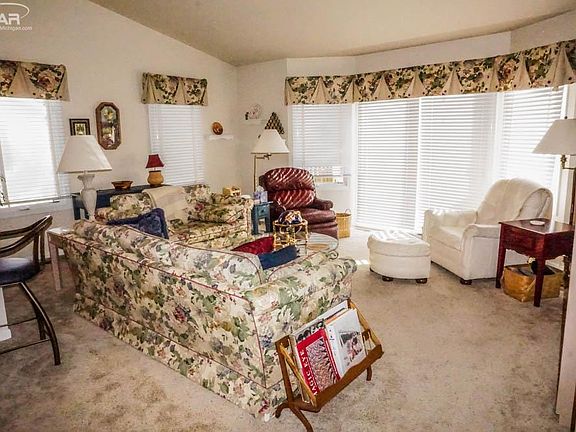 5th image of 1037 Bluebell Ln