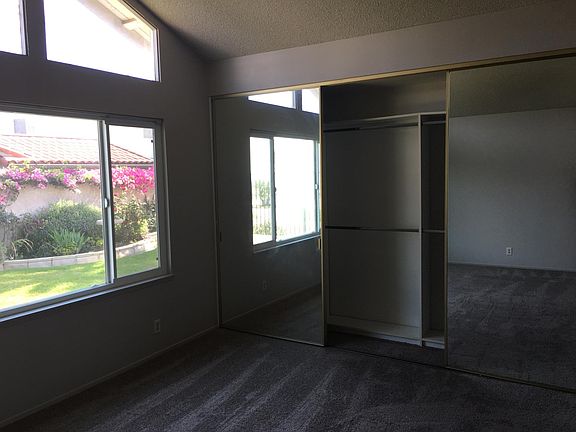5th image of 1247 Beachmont St