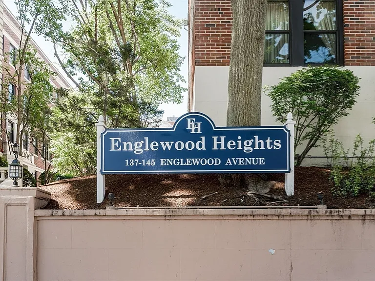 145 Englewood Ave #33 — Photo 37