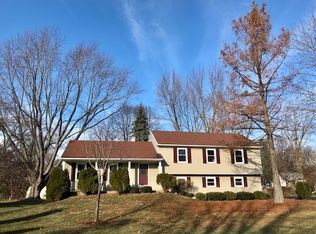 1325 Wintergreen Ter, Batavia, IL 60510