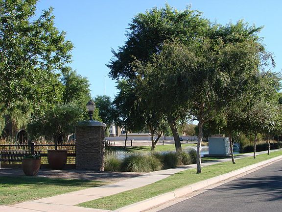 4th image of 1635 E Canyon Creek Dr