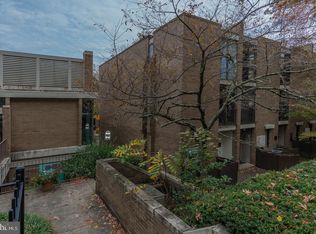 1604 Washington Plz, Reston, VA 20190