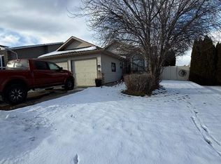 10 E Redwood Pl SE, Medicine Hat, AB T1B4A1